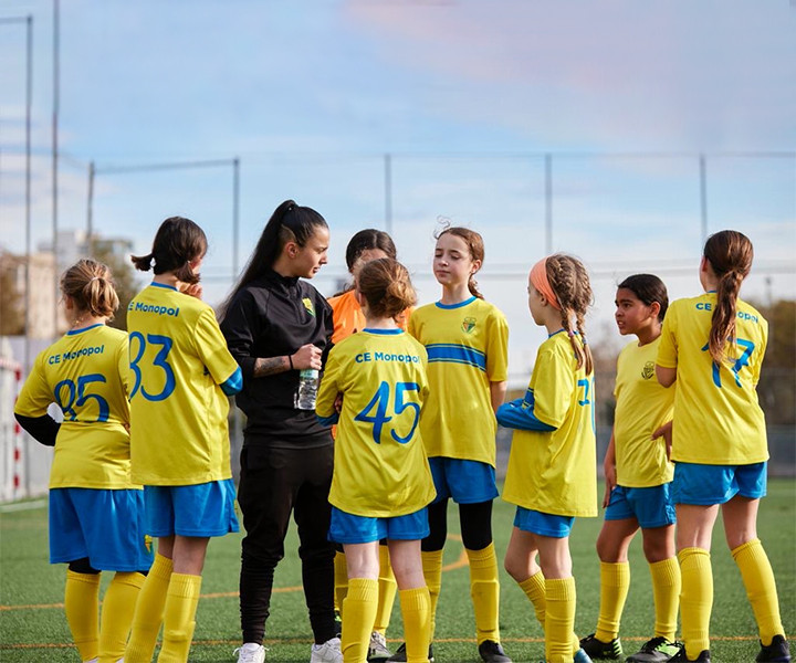 equipo femenino ce monopol